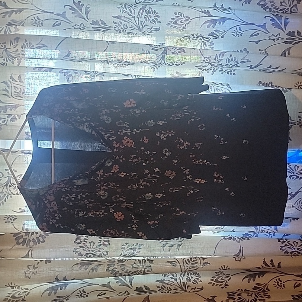 Jjill wearever blue/floral print v neck tunic XL